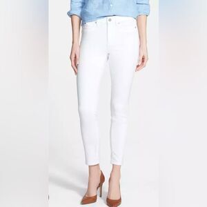 Vince Camuto - Skinny Jeans Size: 31/12  32/14  Color: Ultra White